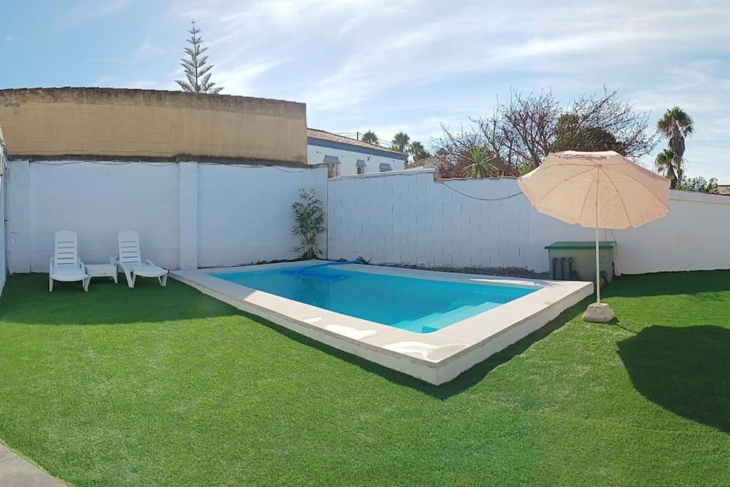 Con Piscina Hébergement de vacances *